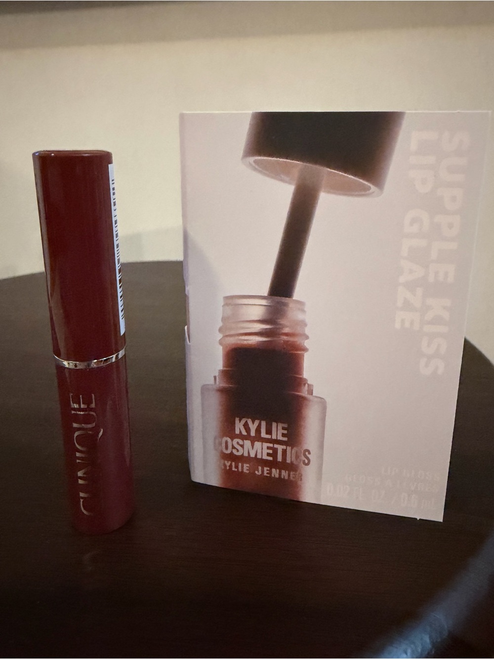 🌼 4/$13 - New 2 piece makeup set (kylie lipgloss and Clinique black honey lips)